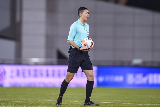 李铁之后，猛料再出，名记：中超VAR团队老板是被判刑的著名黑哨