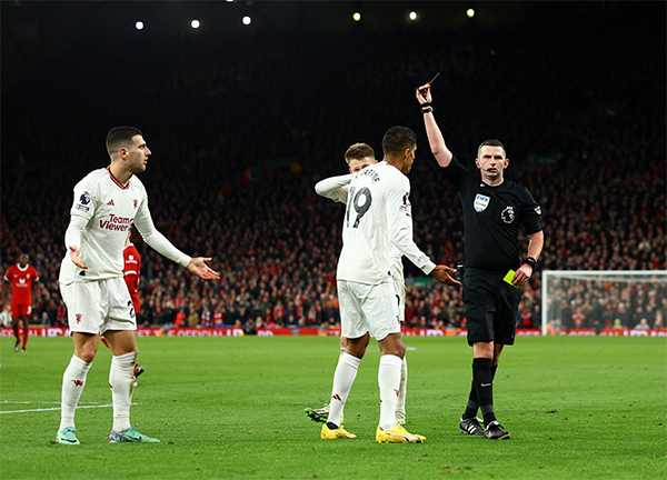 英超官方解释曼联主力染红理由！起源于主裁误判，不得不停赛一轮