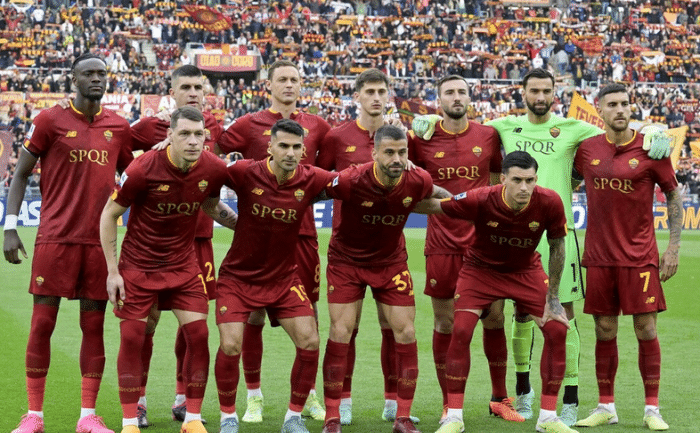 险些1-0绝杀！穆帅丢2分仍感自豪，紧追意甲冠军队，2人拼至重伤