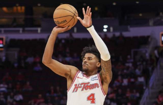 内讧！火箭榜眼不满主帅，铁血教头痛批他不防守，恐丢首发位置