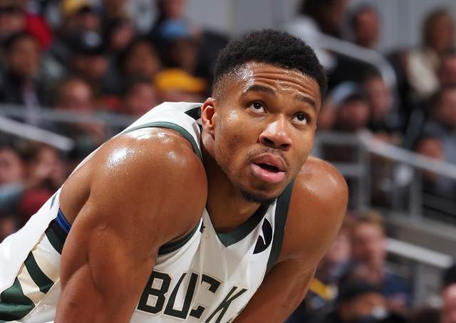 大爆冷！1.9亿豪阵关键球失准，MVP空砍54分，无利拉德太扎心