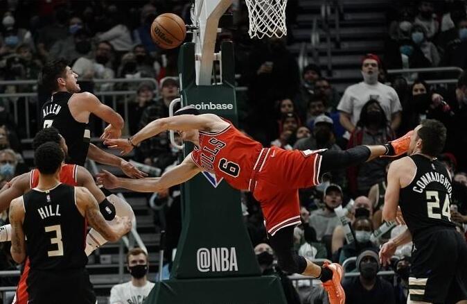 NBA偏袒武术队实锤，不敢信！名记曝光处罚内幕，恐助长不良风气