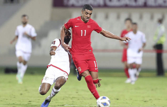 6大国脚无状态！2人转籍缓慢，国足将帅大变，曾诚和新教练将入队