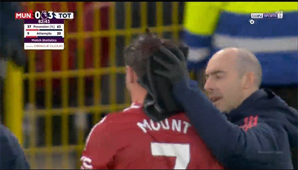 曼联官宣中场伤情，新帝星恐缺阵，滕哈格陷困境遇人荒