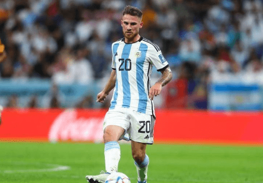 阿媒：麦卡利斯特父亲下周前往利物浦加快完成转会