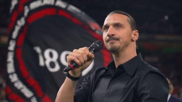 伊布哽咽发表退役宣言：终生是米兰人！数万球迷鼓掌，主帅+队友落泪