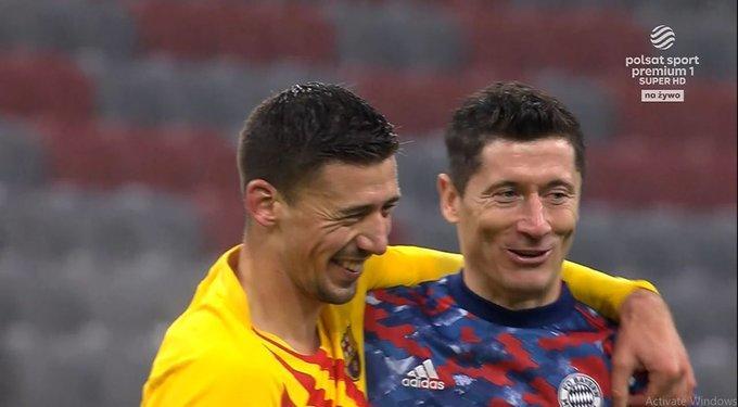 阿扎尔点赞！巴萨出局后朗格莱与莱万勾肩搭背大笑