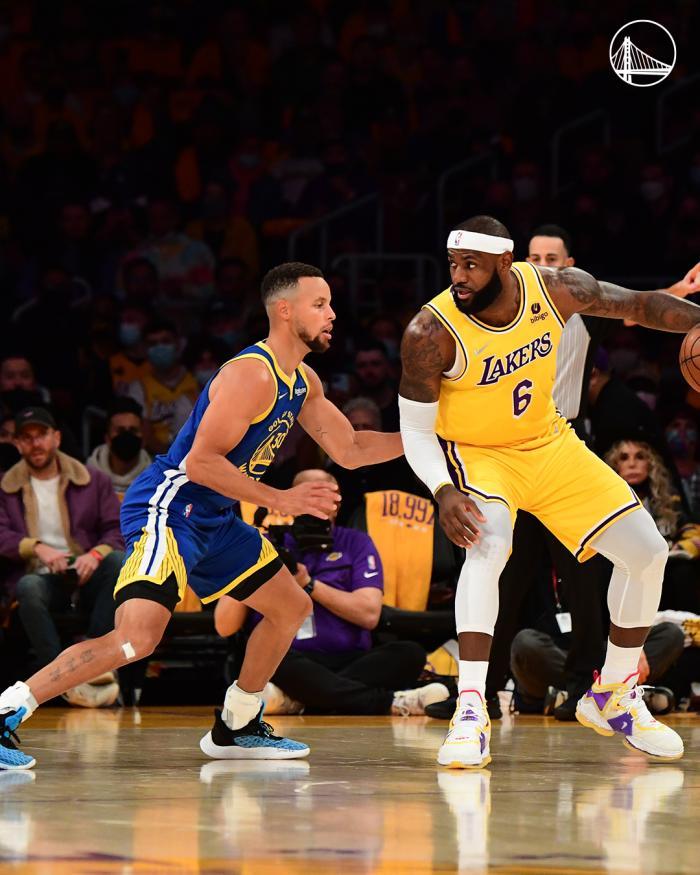 冲击票王！老詹仅落后库里7万多票，湖人官方拉票：让勒布朗成为第一