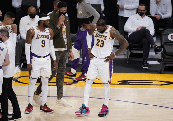 真领袖！詹皇透露伤后真实心情，受伤仍想着队友，首度发声：身心都很受伤