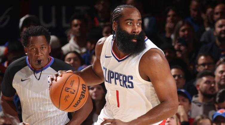 没字母也赢不了，快船被逆转，哈登复苏救主，输球罪人大合同打没了