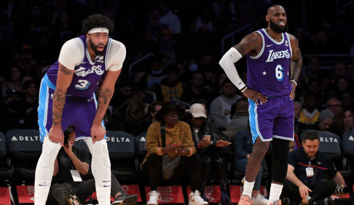 万众瞩目！湖人生死战崩盘吞耻辱5连败，央视直播，收视率暴涨