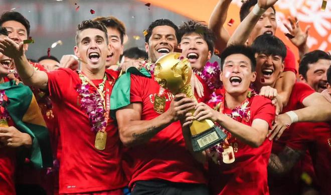 积分被罚，上港无缘冠军？名记回应，陈码头成重点，贪污金额曝光