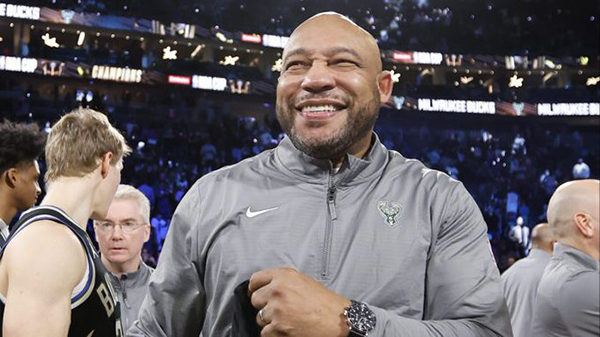 哈姆谈湖人解雇：本可他队续约，执教詹皇字母乃幸事