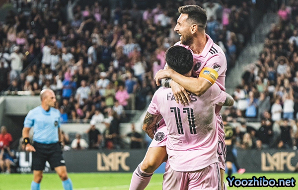 梅西丢单刀！迈阿密国际半场1-0领先，球王效应：哈里王子观战