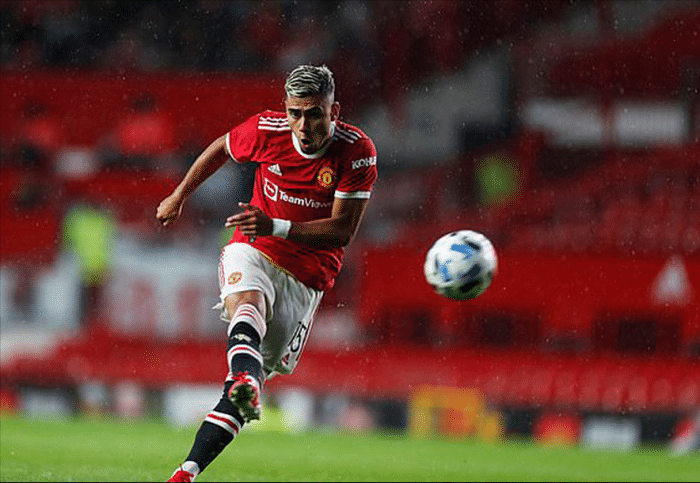 曼联热身赛皮尔洛吸引土超豪门！庸才却想留队，敦促索帅重用自己