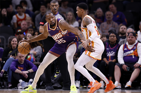 杜兰特争议垫脚胜19分，比肩詹姆斯创纪录