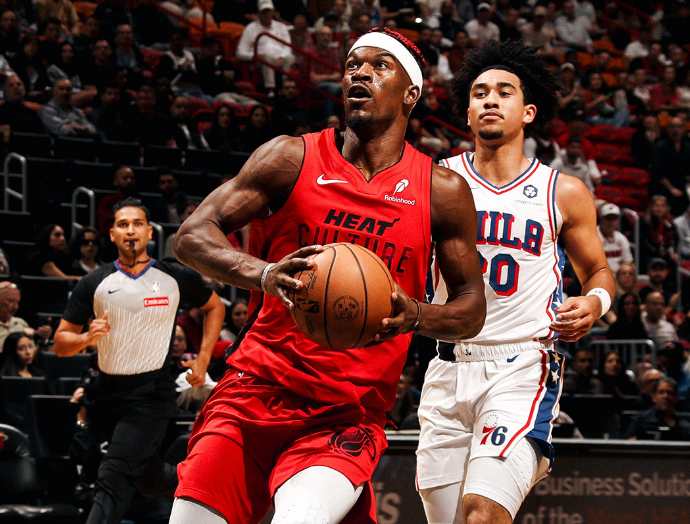 巴特勒赛季最强一战，轰30+10送76人4连败，费城双巨提前认输受瞩目