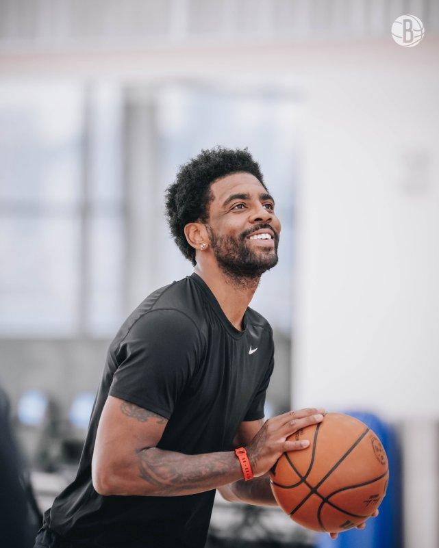 这种压力前所未有！欧文回应健康篮网能否夺冠：我无法预知未来