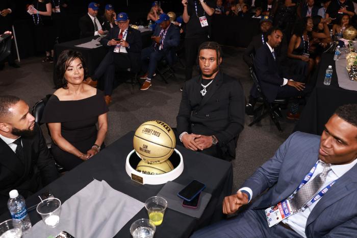 惠特摩尔选秀暴跌真因曝光：火箭成功捡漏 湖人勇士曾试图选他