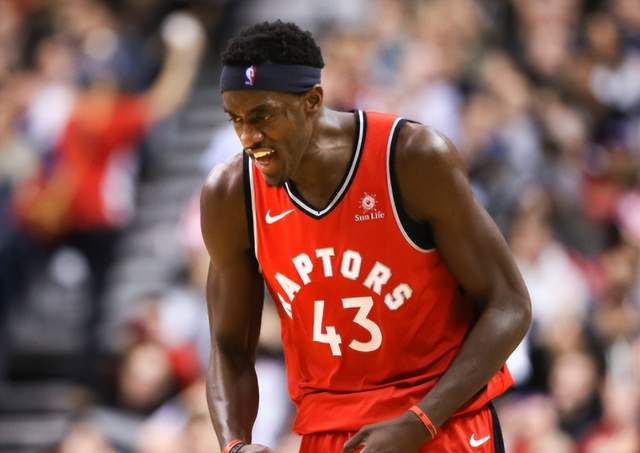 必须走! 29岁冠军前锋摆上货架, 引3队哄抢, 本人想留队拿2.9亿