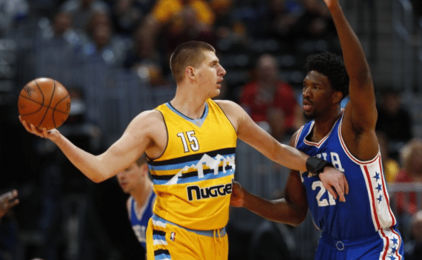 约基奇领跑MVP榜，对比场边呕吐的周琦，真能看出两人的差距？