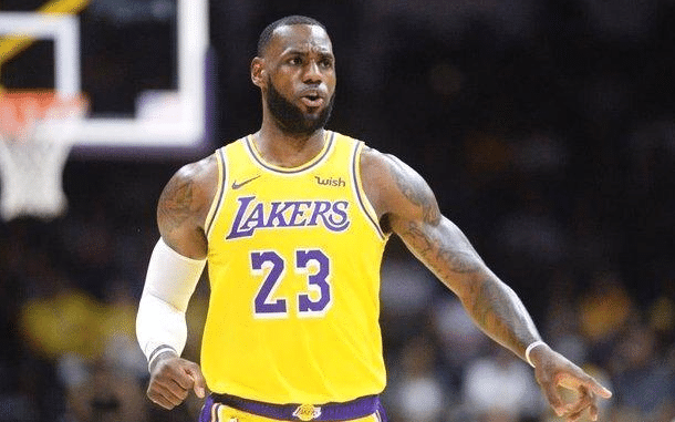 疑问！为何詹姆斯给人感觉没使劲打，数据比巅峰期却还要好？