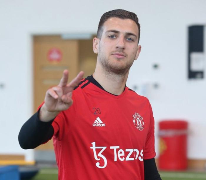 穆帅再出手挖曼联爱将！朗尼克再用万比萨卡，达洛恐不续约求转会