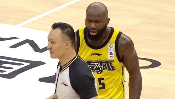 开门黑+落选全明星！琼斯称需要额外动力，暗讽球队没双倍奖金