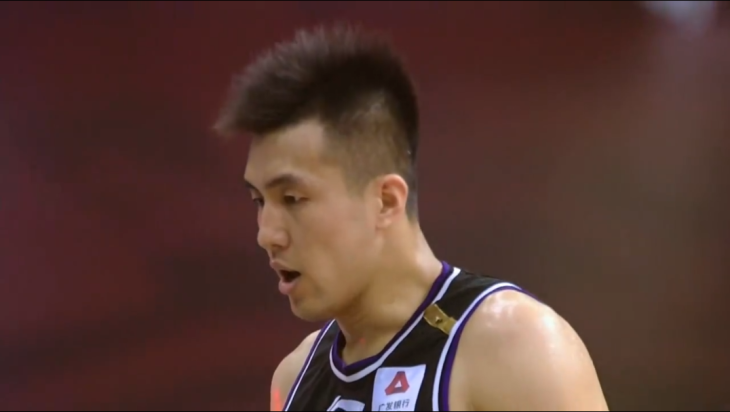 郭艾伦赛季至今场均23.5分8.1助攻 命中率56%