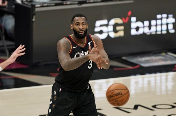 快船又有新动作！筹码3换1！扔掉两年老大梭哈11+4射手？他是真香