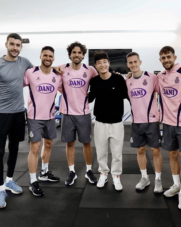 武磊重返西班牙人引热议：球迷高呼冬窗回购，不解昔日离别缘由