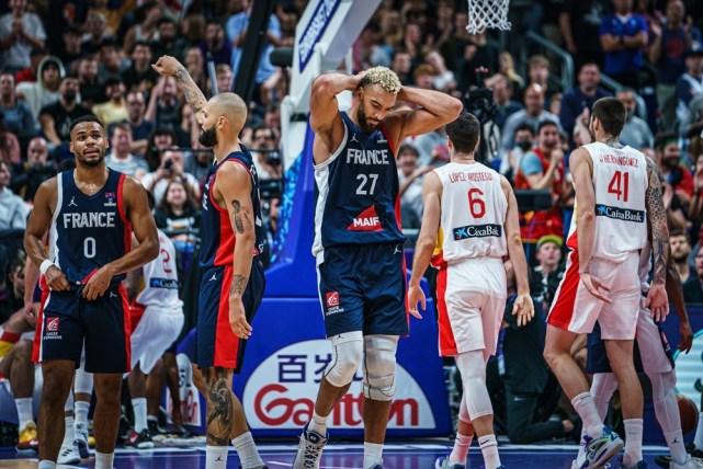 戈贝尔重现爵士尴尬一幕：伸手要球队友不传 森林狼10换1成输家？