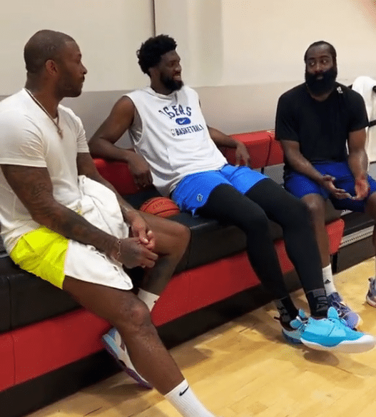 哈登与队友合练又瘦了！和恩比德一起参加派对 大帝冷酷登哥太抢镜