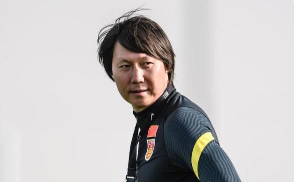 李铁为何敢犯众怒？32分钟甩锅+违规捞金，名记曝光内幕，早有计划