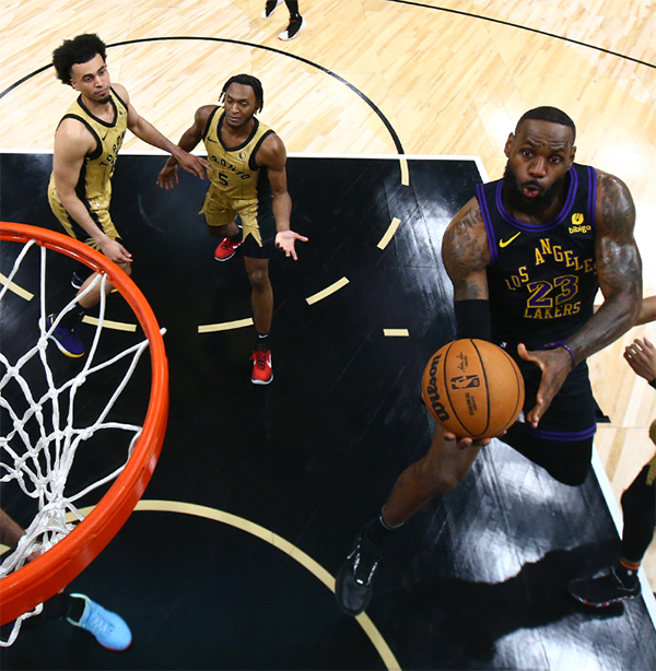 39岁詹皇大腿肌肉瞩目，本人幽默自嘲：是时候休息一下了