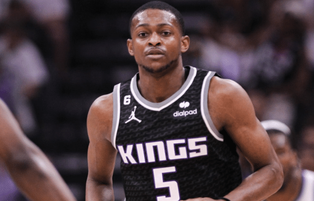 创5大纪录！NBA头号黑马击碎魔咒，现场球迷沸腾，库里沮丧离场