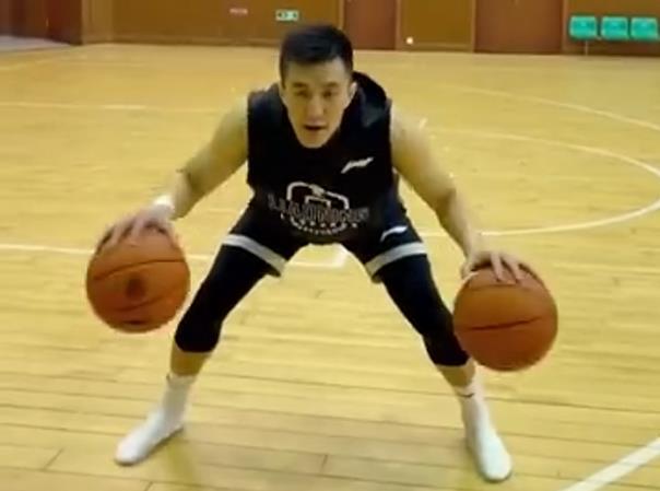 时隔多日！郭艾伦做出回应！何时回归赛场仍是未知数，姚明沉默