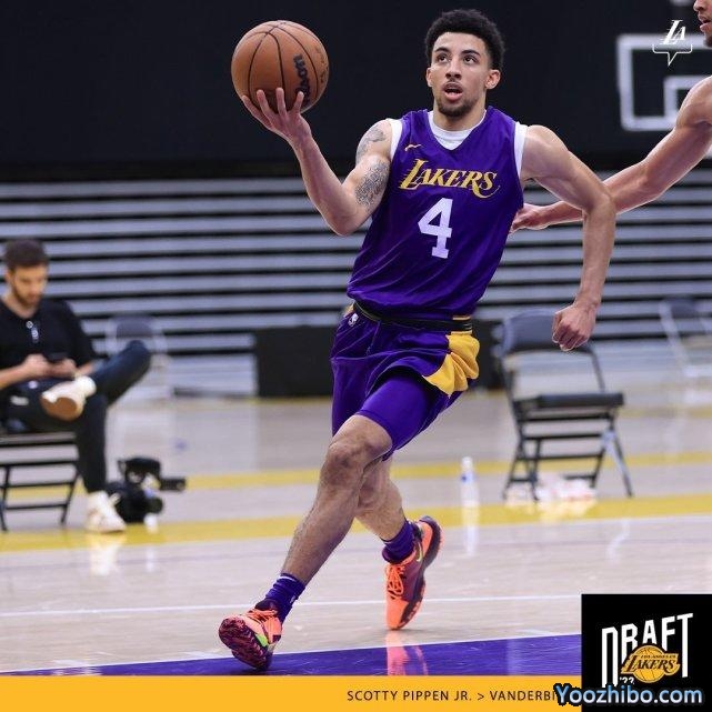 两大巨星之子加盟湖人！小皮蓬场均20.4分签双向 奥胖儿子打夏联