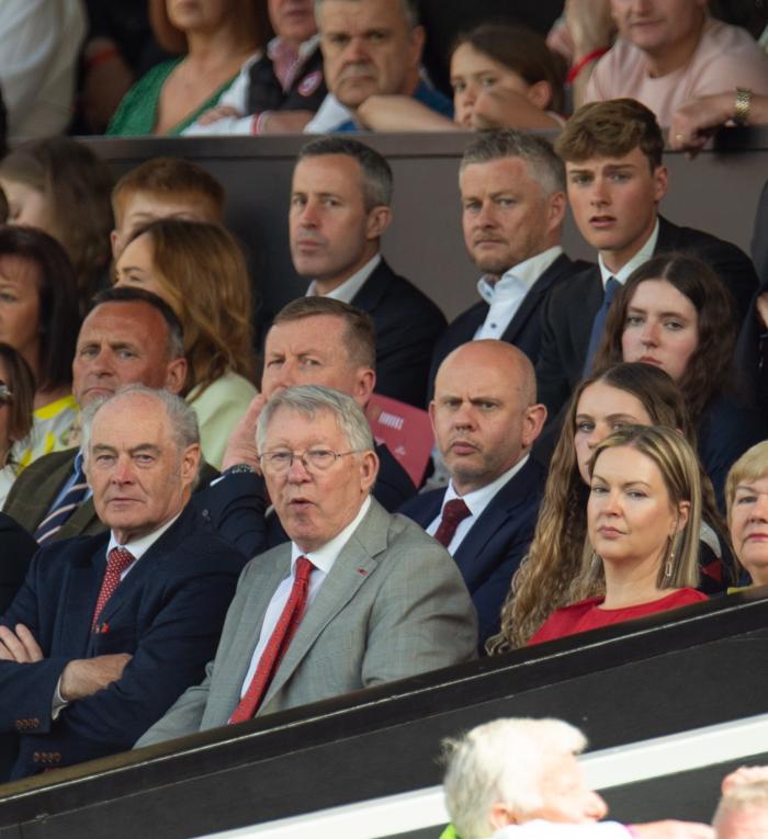 索帅炮轰曼联球员软弱：被骂会找爸妈来投诉，在弗爵时代活不下去