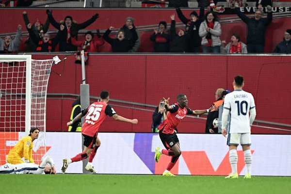 药厂角球引巨大争议，越位在先仍绝杀？国米欧冠蒙冤吞败绩