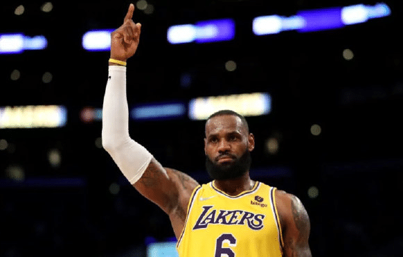 盘点湖人赛季耻辱时刻！遭快船横扫+不敌火箭，被雷霆26分逆转