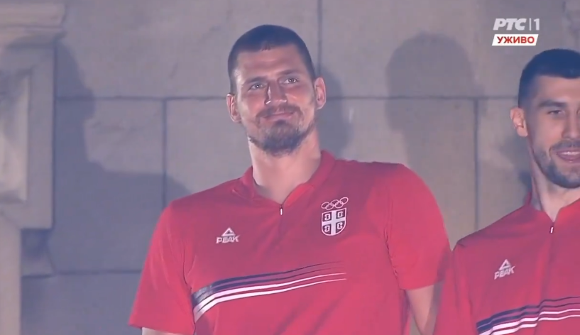 约基奇奥运归来 塞尔维亚万人高呼 MVP