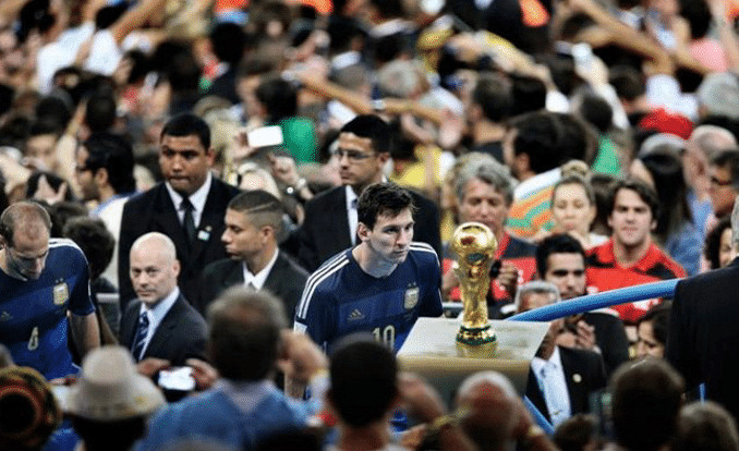 灵魂拷问！梅西需要大力神杯证明自己吗？舆论热议，两极分化