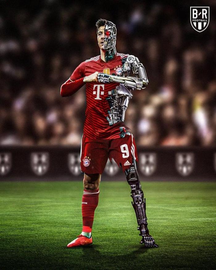 莱万百场欧冠狂轰81球，超梅西C罗历史第一