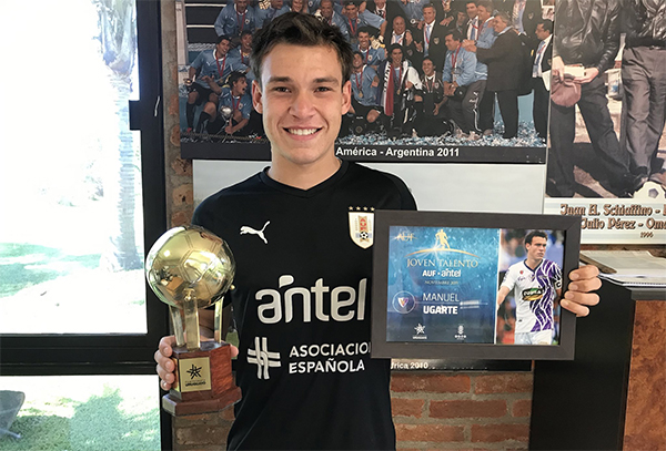 曼联中场引援困境：乌加特交易或告吹，多目标难寻