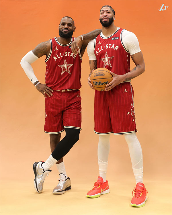 揭秘全明星幕后：詹皇字母C位库里大笑 约基奇偷袭卢卡+王鹤棣圆梦