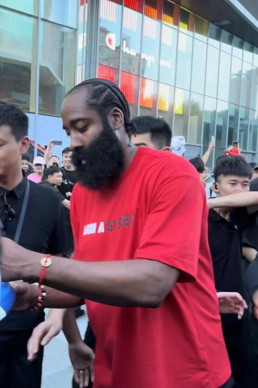 哈登中国行豪言重返全明星：“我就是一个体系” 闪耀全场