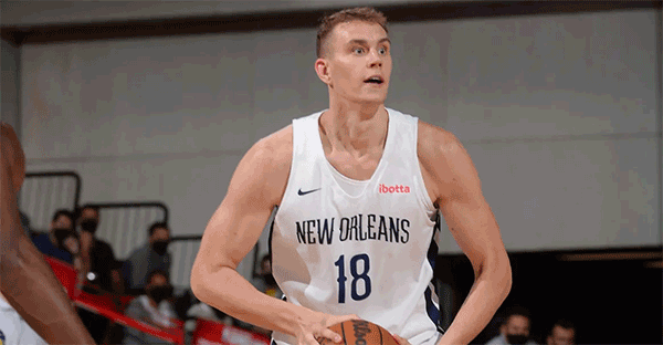 雄鹿官宣签约拉脱维亚内线帕塞奇尼克斯