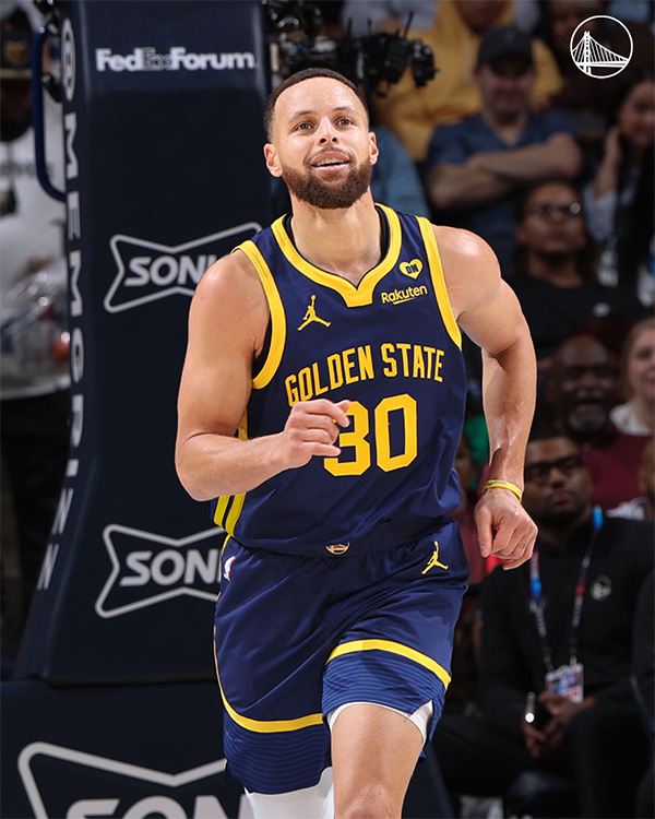 勇士双库49分轻取灰熊：库里关键三分 新星连续8场20+暴扣终结