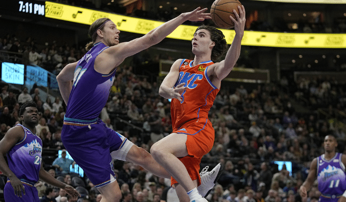 连锁反应！雷霆送爵士出局，末战赢球晋级，独行侠最快下轮出局